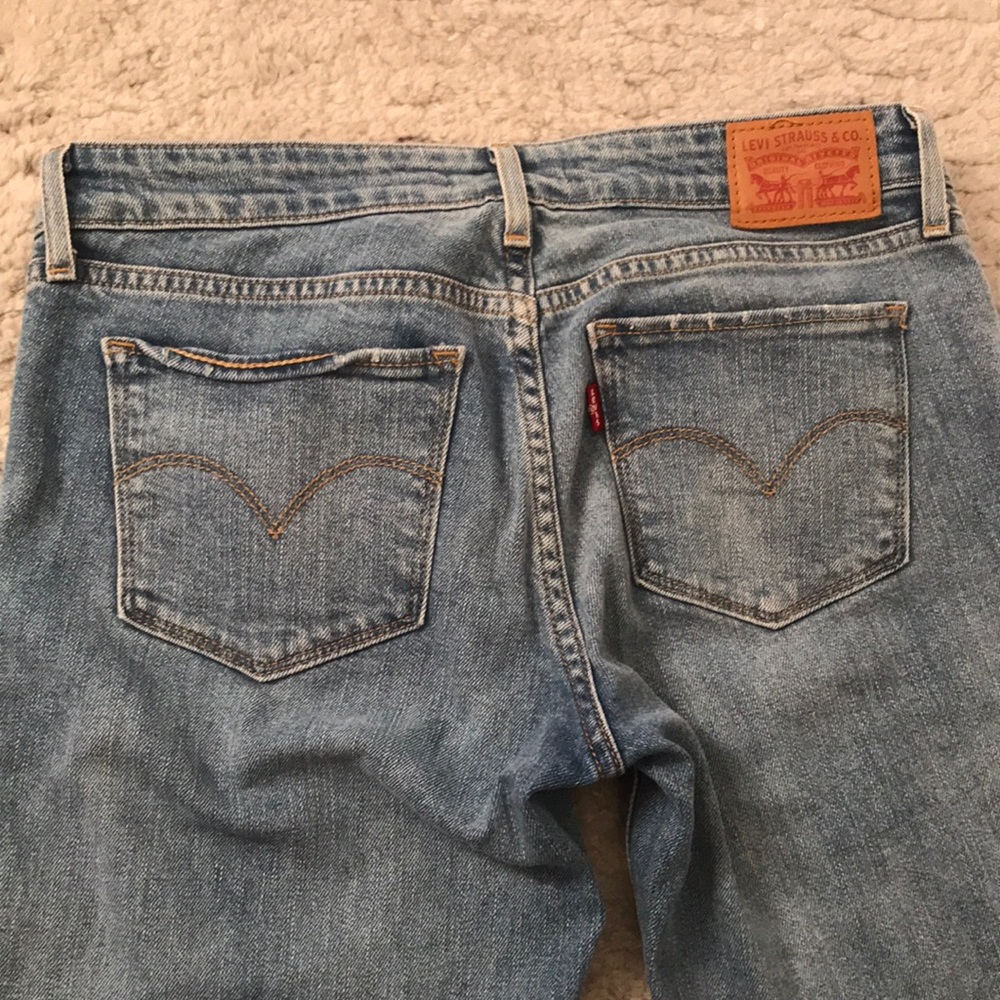 Levi’s Distress skinny Jeans Women’s size W27XL32